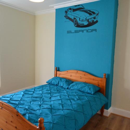 Loretta Colwyn Bay Room photo